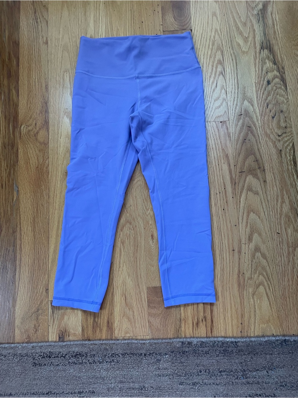 Women’s Lululemon Crop 21” lavender size 6